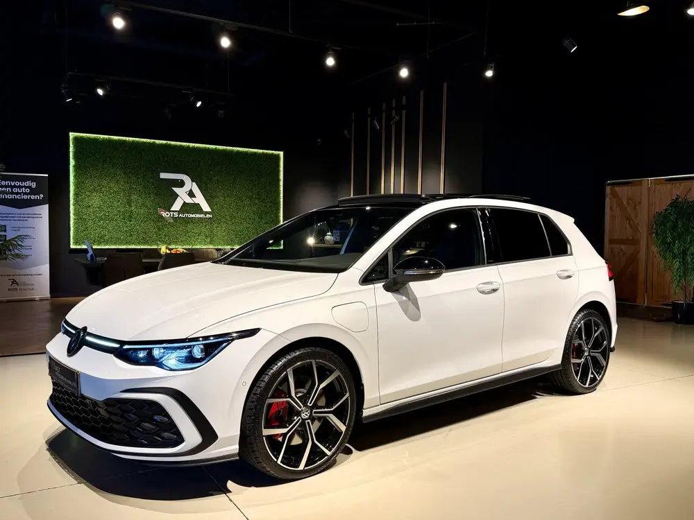 Volkswagen Golf 1.4 eHybrid GTE Pano|Camera|Keyles|Nav|Trekh uit 2022