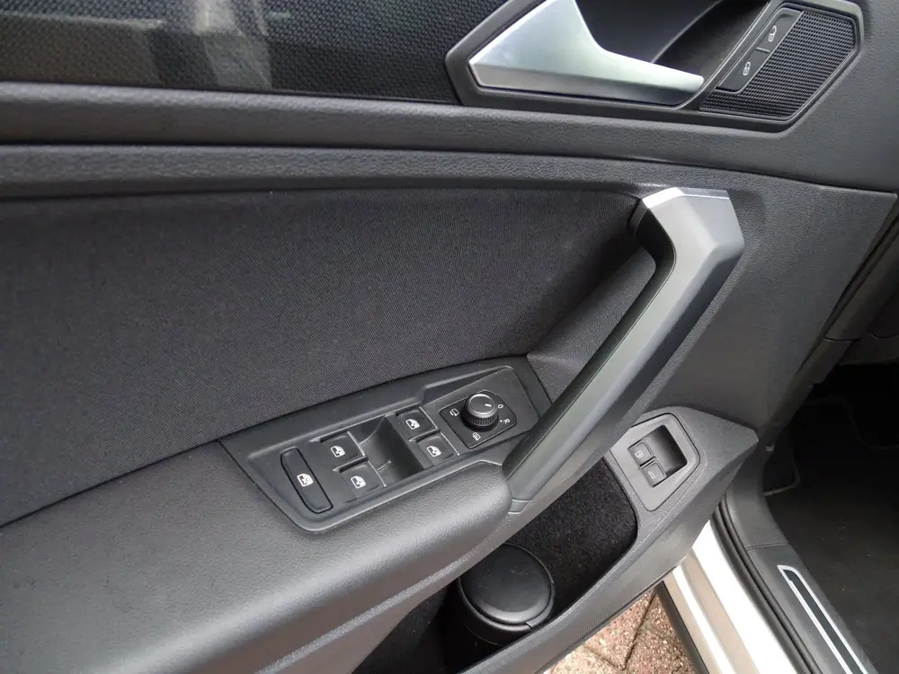 Volkswagen Tiguan 1.4 TSI eHybrid R-Line Business+ uit 2023, foto 14