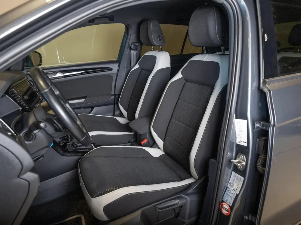 Volkswagen T-Roc Sport / 150pk / Achteruitrij camera / Virtu uit 2022, foto 6