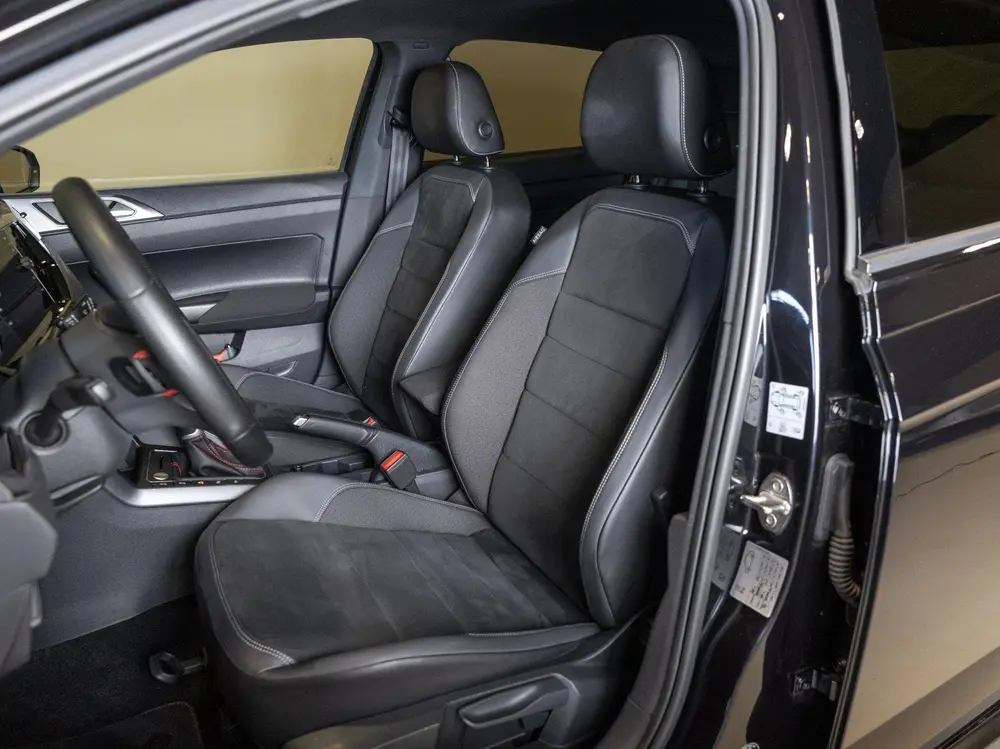 Volkswagen Polo 2.0 TSI GTI NL en BTW auto / Panorama dak / uit 2023, foto 7