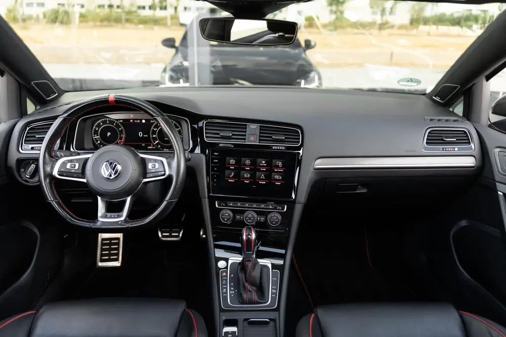 Volkswagen Golf 2.0 TSI GTI TCR Pano Akra Leder DCC uit 2020, foto 17