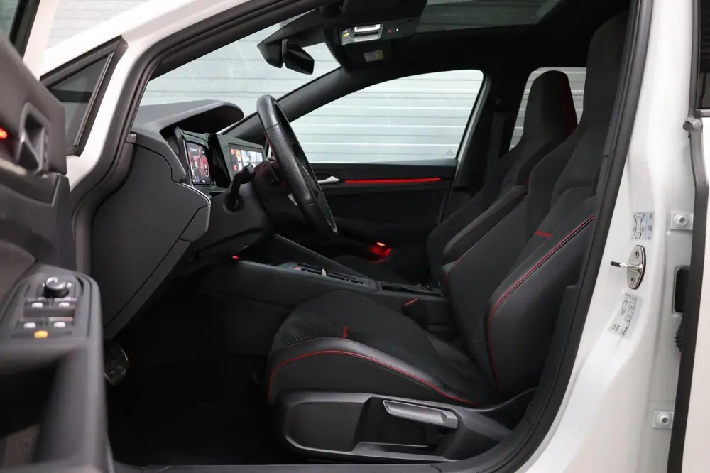 Volkswagen Golf 2.0 TSI GTI Clubsport 301+PK LED+IQ/PANO/HAL uit 2021, foto 10