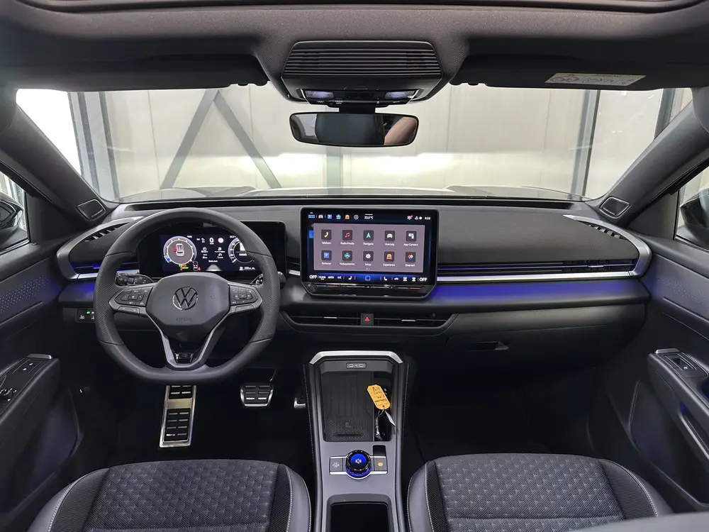 Volkswagen T-Roc 1.5 eTsi R-Line First Edition | H&K | Trekh uit 2026, foto 3