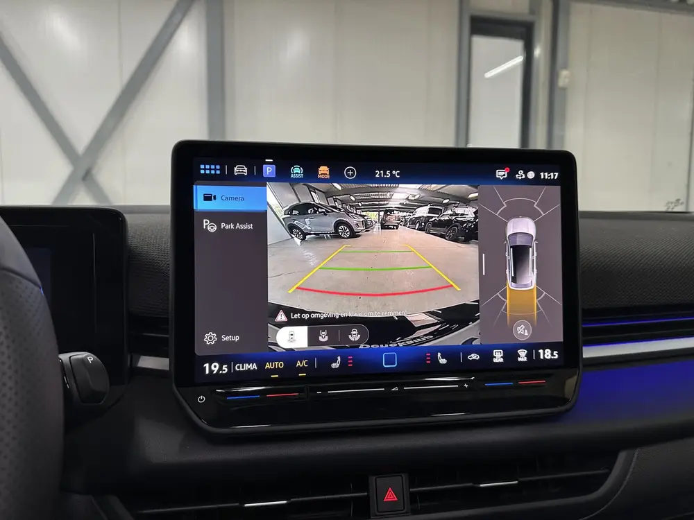 Volkswagen T-Roc 1.5 eTsi R-Line First Edition | Trekhaak | uit 2026, foto 15