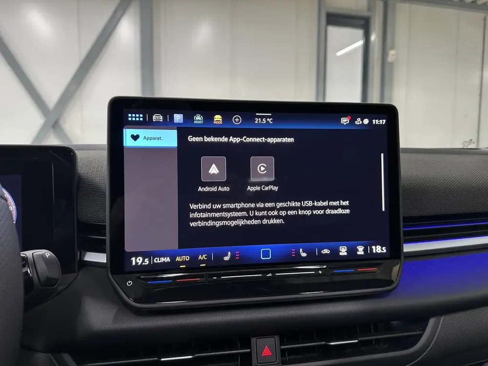 Volkswagen T-Roc 1.5 eTsi R-Line First Edition | Trekhaak | uit 2026, foto 17