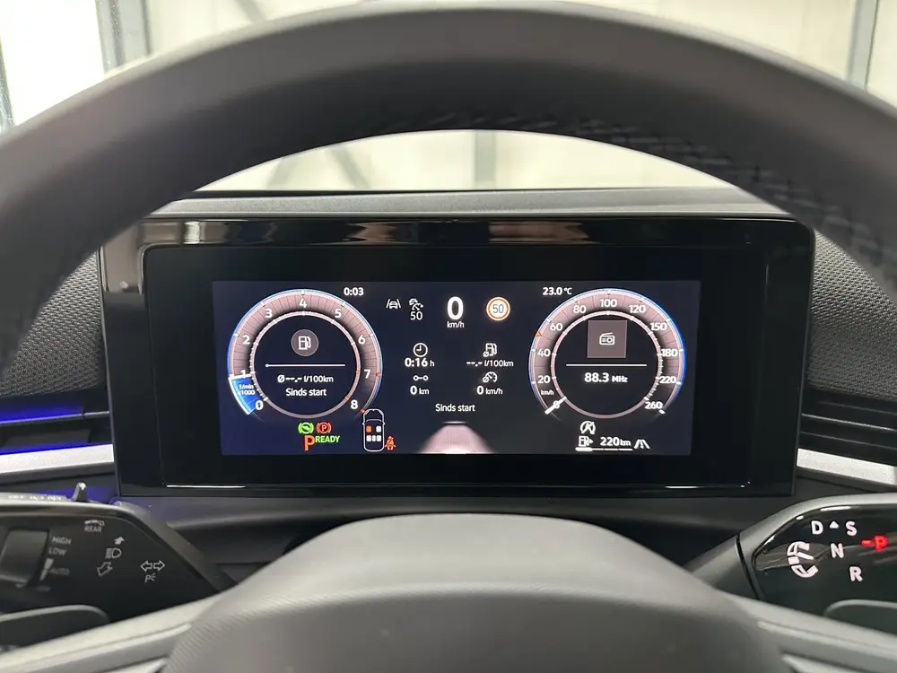 Volkswagen T-Roc 1.5 eTsi R-Line First Edition | Trekhaak | uit 2026, foto 12