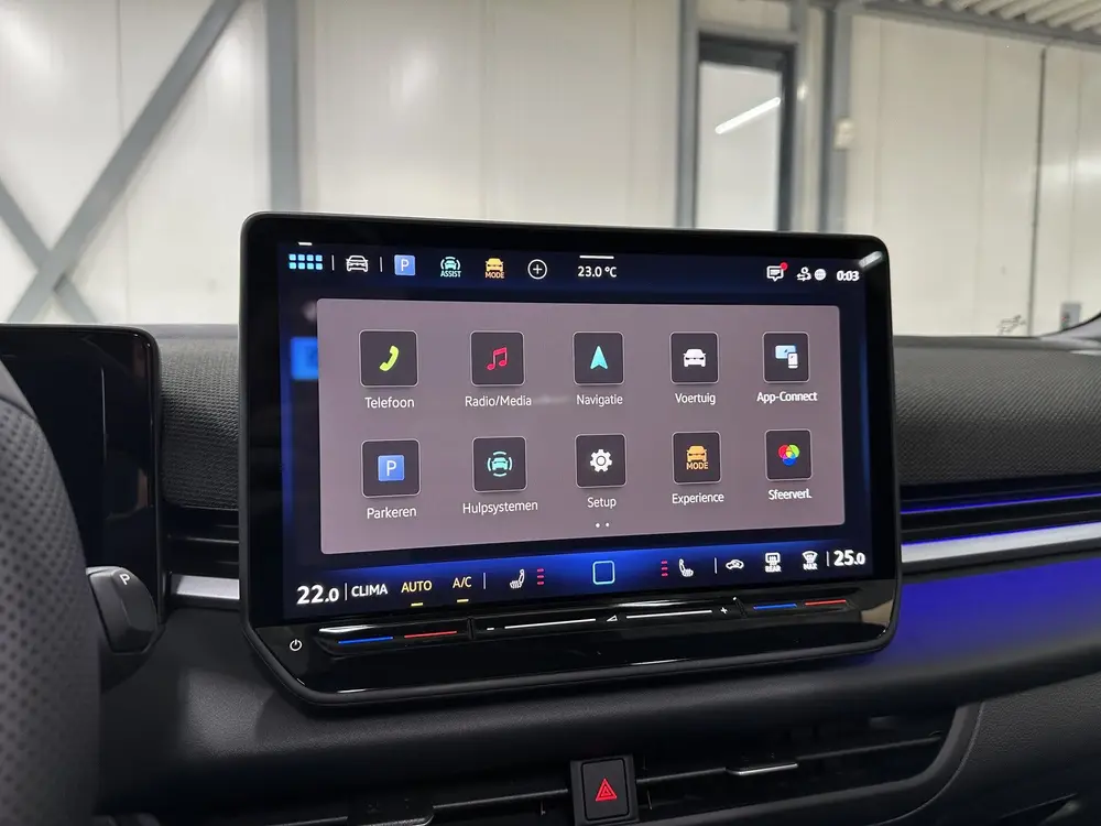 Volkswagen T-Roc 1.5 eTsi R-Line First Edition | Trekhaak | uit 2026, foto 14