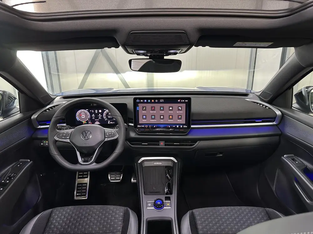 Volkswagen T-Roc 1.5 eTsi R-Line First Edition | Trekhaak | uit 2026, foto 2