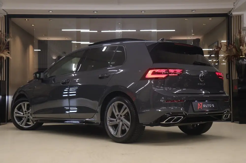 Volkswagen Golf 1.5 eTSI R-Line PANO/CAM/CARPLAY/KEYLES/IQ/A uit 2022, foto 2