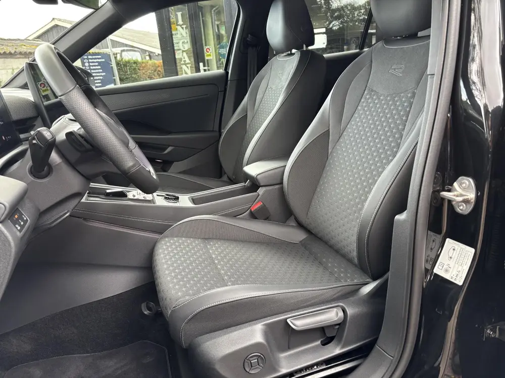 Volkswagen T-Roc 1.5 eTSI DSG R-Line|360 Camera|Head Up|Acc| uit 2026, foto 13