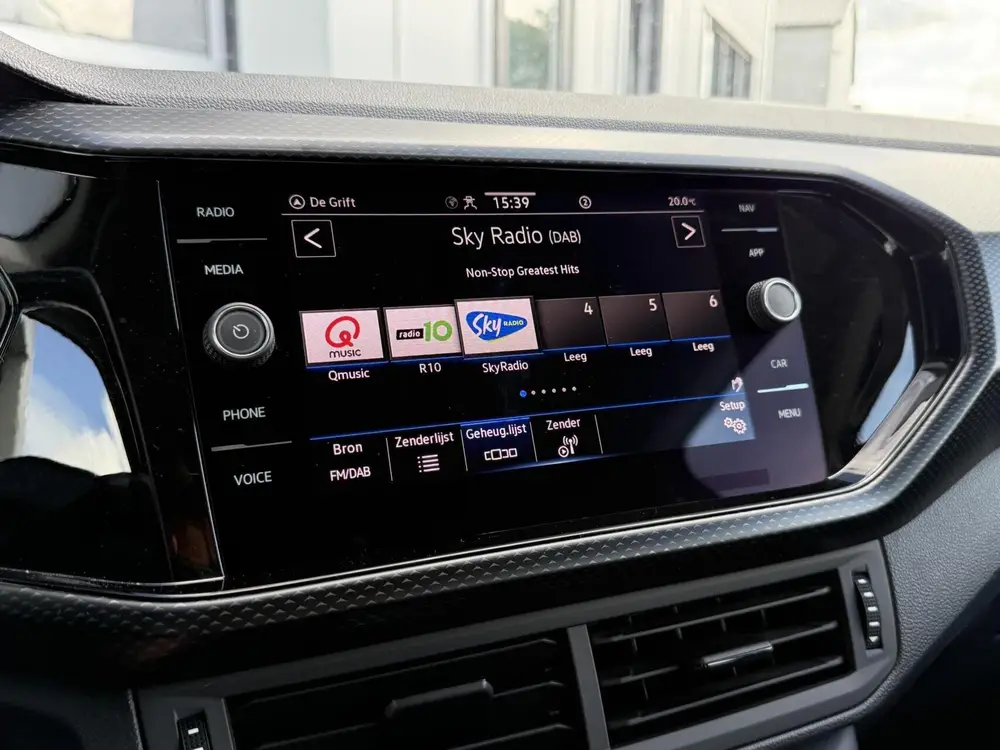 Volkswagen T-Cross 1.0 TSI Life | LED | CarPlay | Adaptive C uit 2023, foto 15