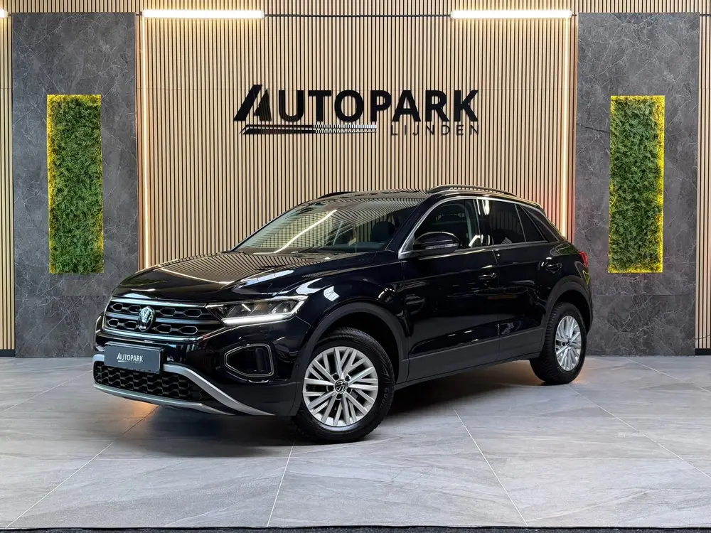 Volkswagen T-Roc 1.5 TSI Life AUTOMAAT|LED|DEALER ONDERHOUDE uit 2023