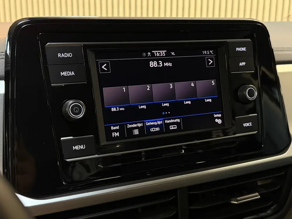 Volkswagen T-Roc 1.5 TSI Life AUTOMAAT|LED|DEALER ONDERHOUDE uit 2023, foto 16