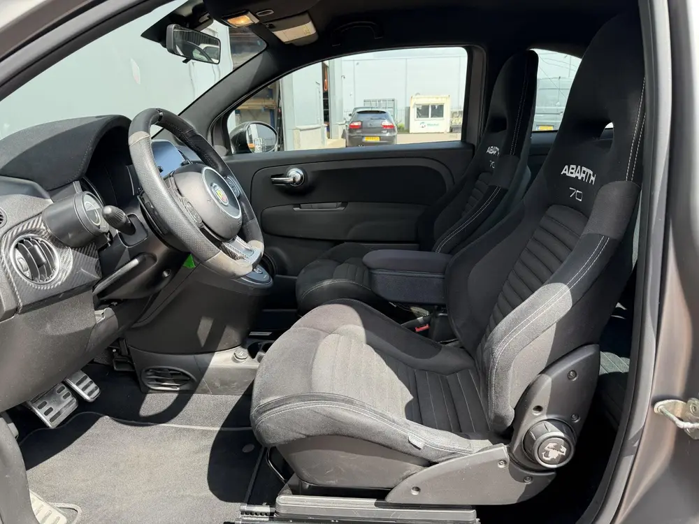 Abarth 595 1.4 T-Jet Competizione 70th Anniversary BEATS | C uit 2019, foto 12