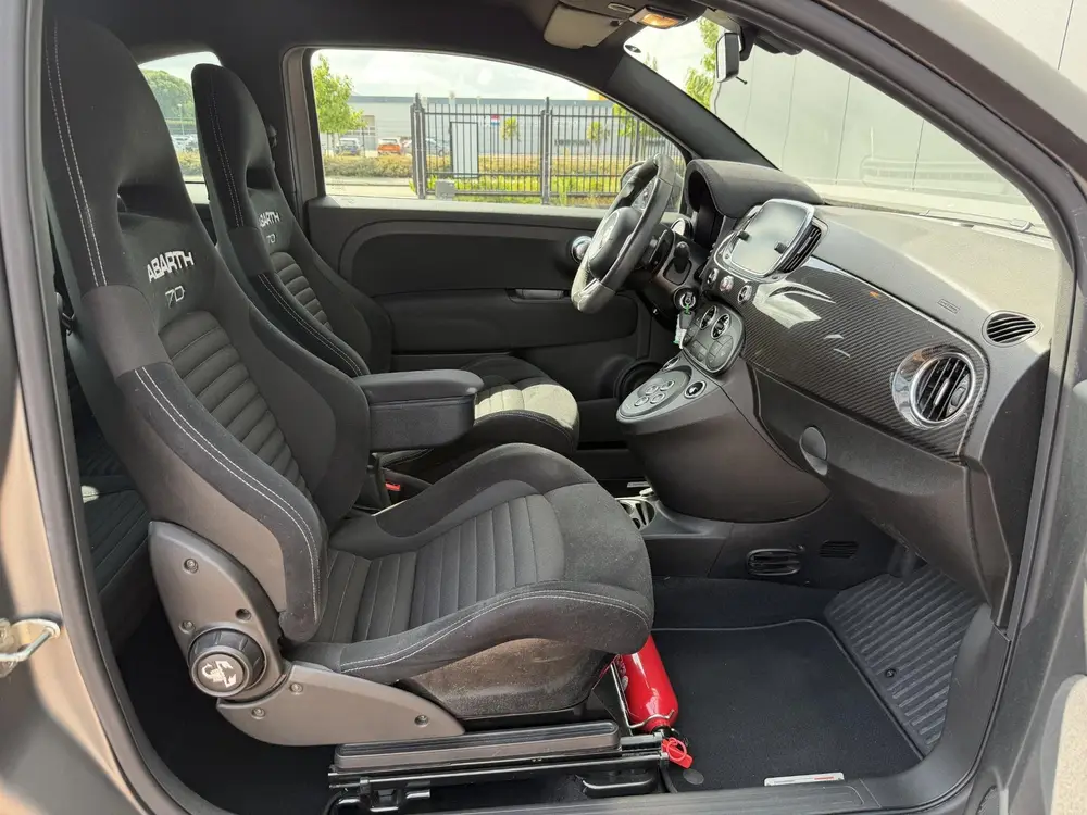 Abarth 595 1.4 T-Jet Competizione 70th Anniversary BEATS | C uit 2019, foto 14