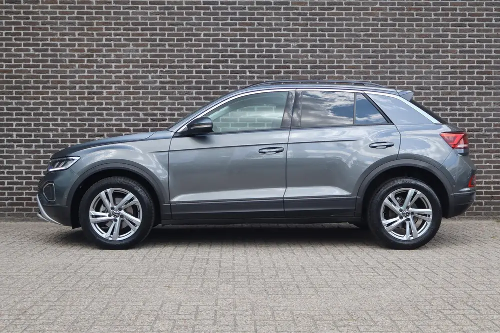 Volkswagen T-Roc 1.0 TSI 110pk Life | Achteruitrijcamera | D uit 2022, foto 13