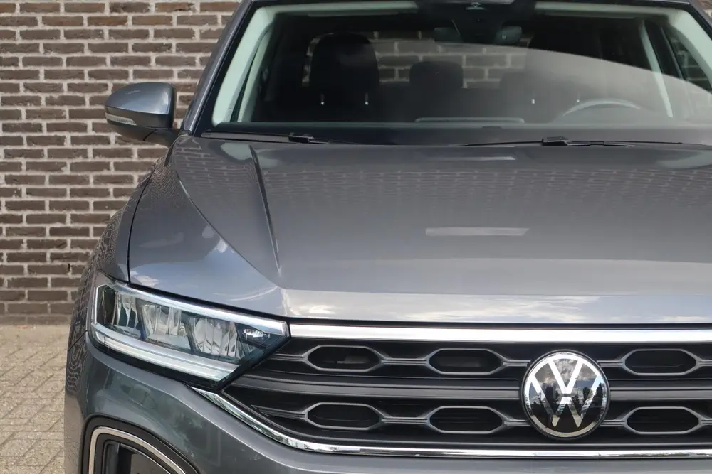 Volkswagen T-Roc 1.0 TSI 110pk Life | Achteruitrijcamera | D uit 2022, foto 9