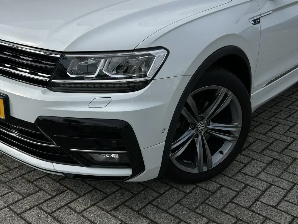 Volkswagen Tiguan 1.5 TSI R-Line | Trekhaak | Adaptieve Crui uit 2019, foto 18