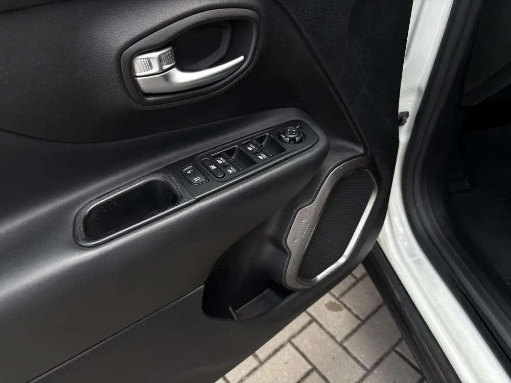 Jeep Renegade 1.3T 4WD Automaat Limited Airco Cr-control Car uit 2019, foto 18