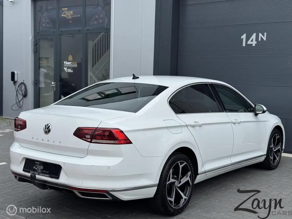 Volkswagen Passat 1.5 TSI Elegance Business R | DSG | Ergo | uit 2019, foto 2