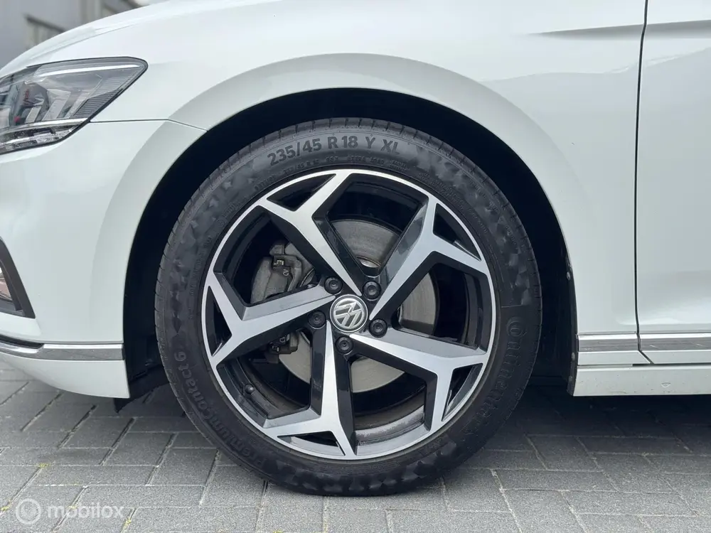 Volkswagen Passat 1.5 TSI Elegance Business R | DSG | Ergo | uit 2019, foto 9