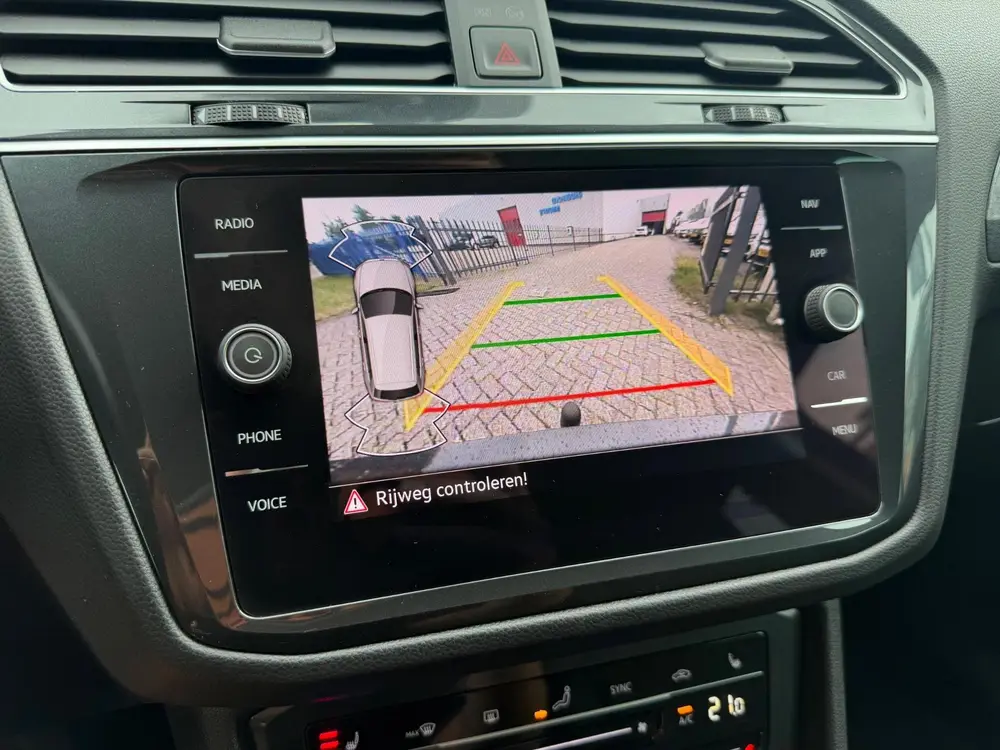 Volkswagen Tiguan 1.5 TSI BOVAG GARANTIE CAMERA/TREKHAAK/CAR uit 2020, foto 10