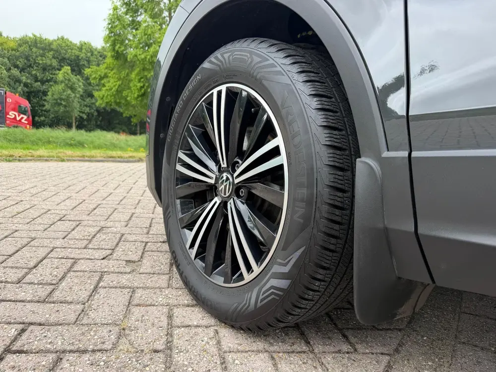Volkswagen Tiguan 1.5 TSI BOVAG GARANTIE CAMERA/TREKHAAK/CAR uit 2020, foto 4