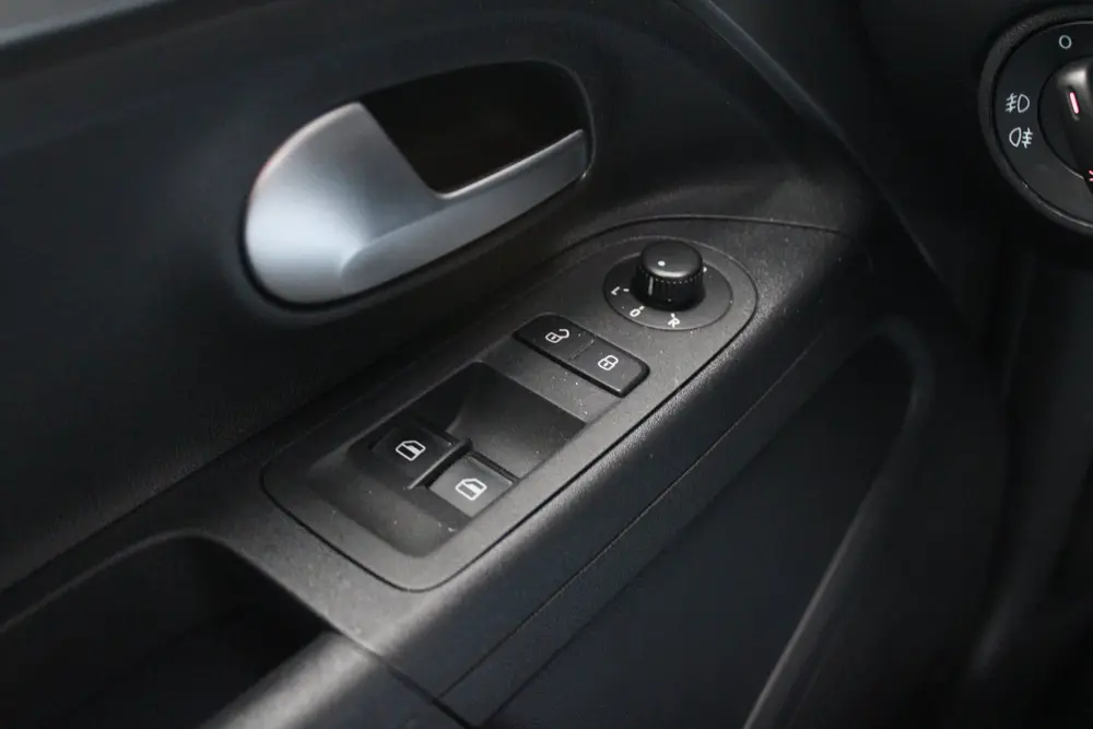 Volkswagen Up! 1.0 - Airco Auto - Camera - Stoelverwarming uit 2021, foto 18