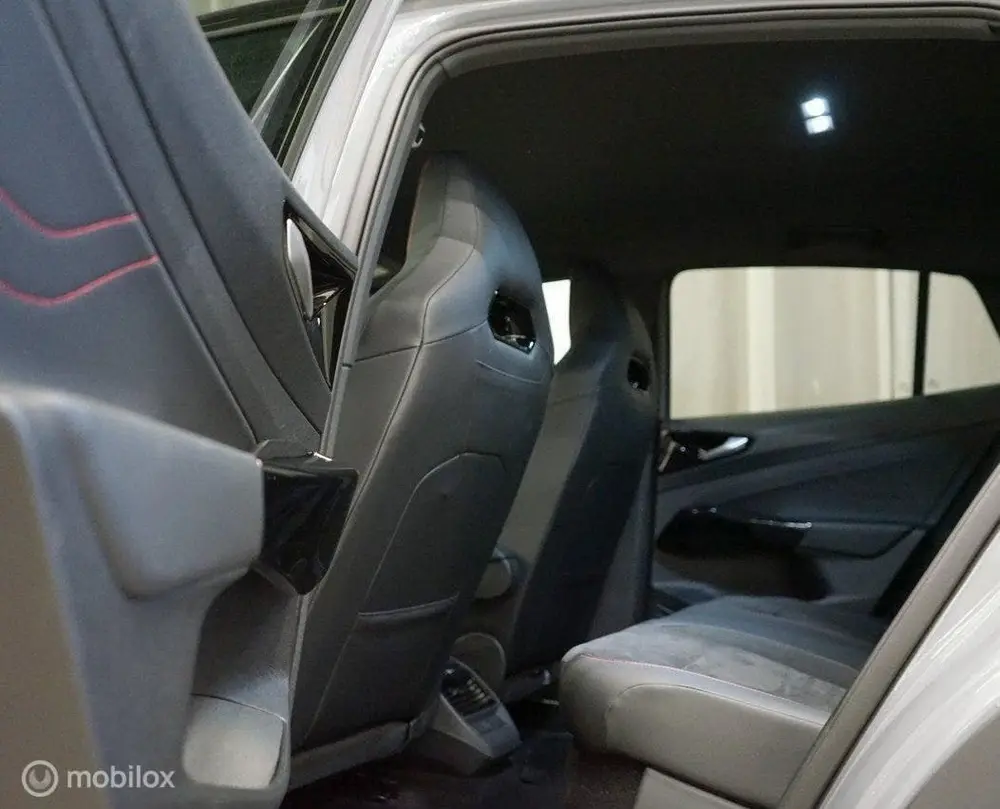 Volkswagen ID.5 GTX 4MOTION 79 kWh, trekhaak, massage uit 2024, foto 11