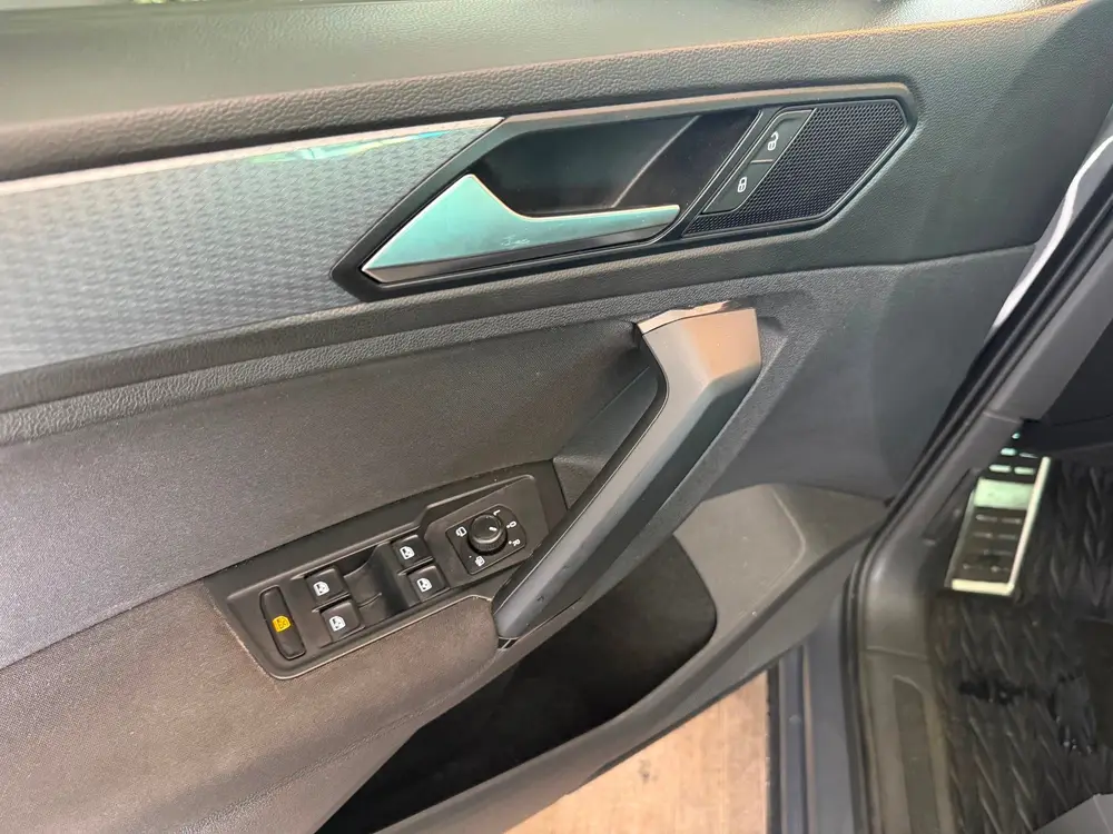 Volkswagen TIGUAN 1.5 TSI Life Business uit 2020, foto 16