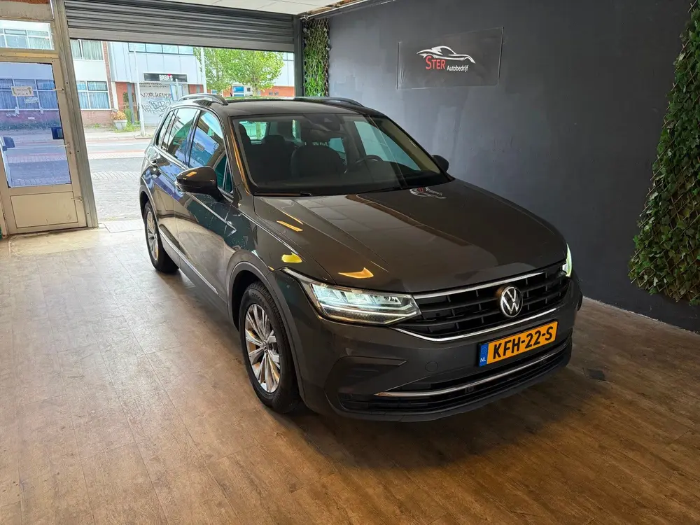 Volkswagen TIGUAN 1.5 TSI Life Business uit 2020, foto 2