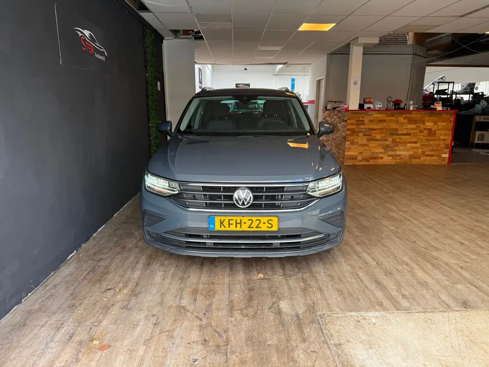 Volkswagen TIGUAN 1.5 TSI Life Business uit 2020, foto 3