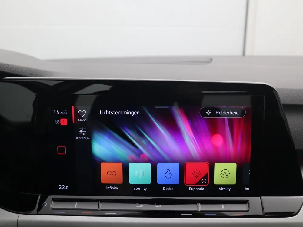 Volkswagen Golf 1.0 TSI Life CARPLAY / CLIMA / PDC V+A / LED uit 2020, foto 10