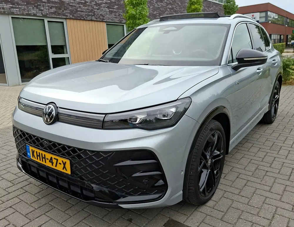 Volkswagen Tiguan 1.5 Etsi R-Line Dsg-7 Pano IQ Trekhaak 36 uit 2025, foto 5