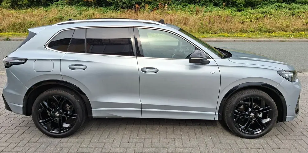Volkswagen Tiguan 1.5 Etsi R-Line Dsg-7 Pano IQ Trekhaak 36 uit 2025, foto 7