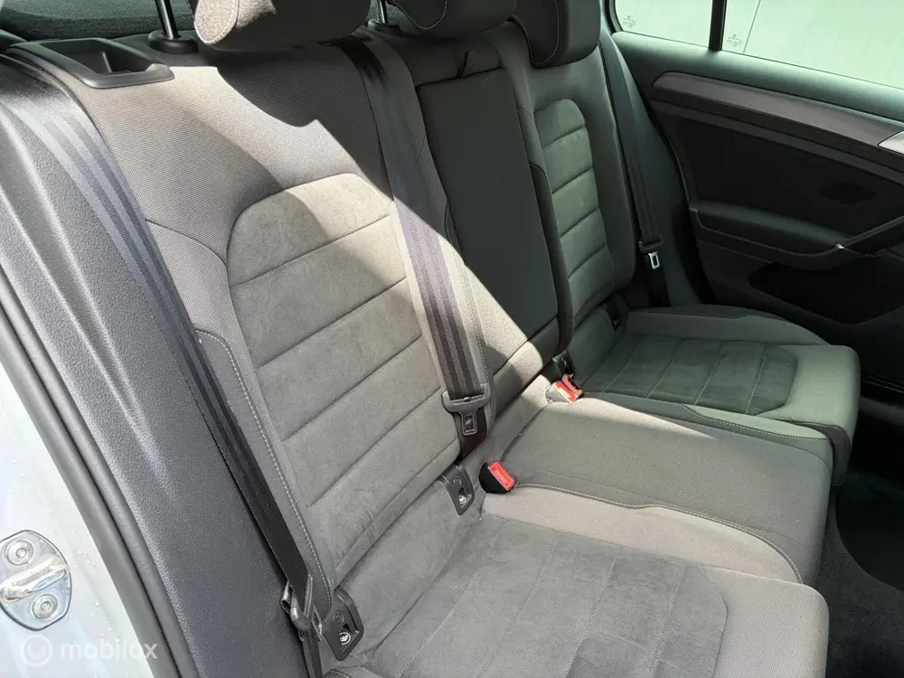 Volkswagen Golf 1.0 TSI Comfortline Business uit 2019, foto 14