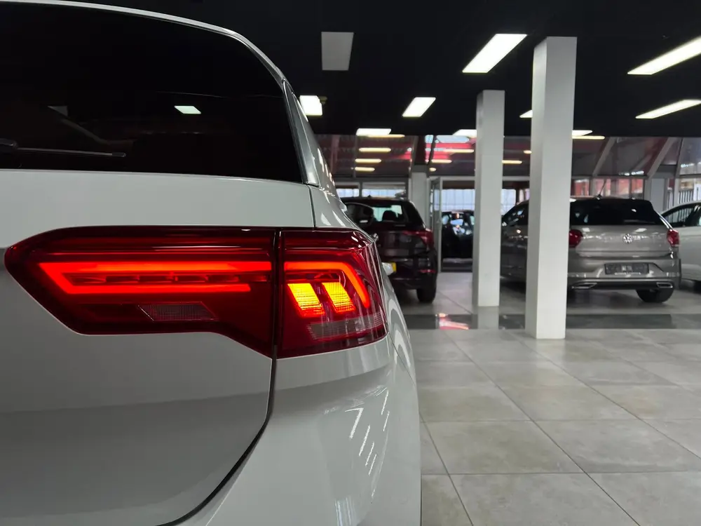 Volkswagen T-Roc 1.5 TSI Elek.koffer|Camera | Virtual | Pano uit 2019, foto 8