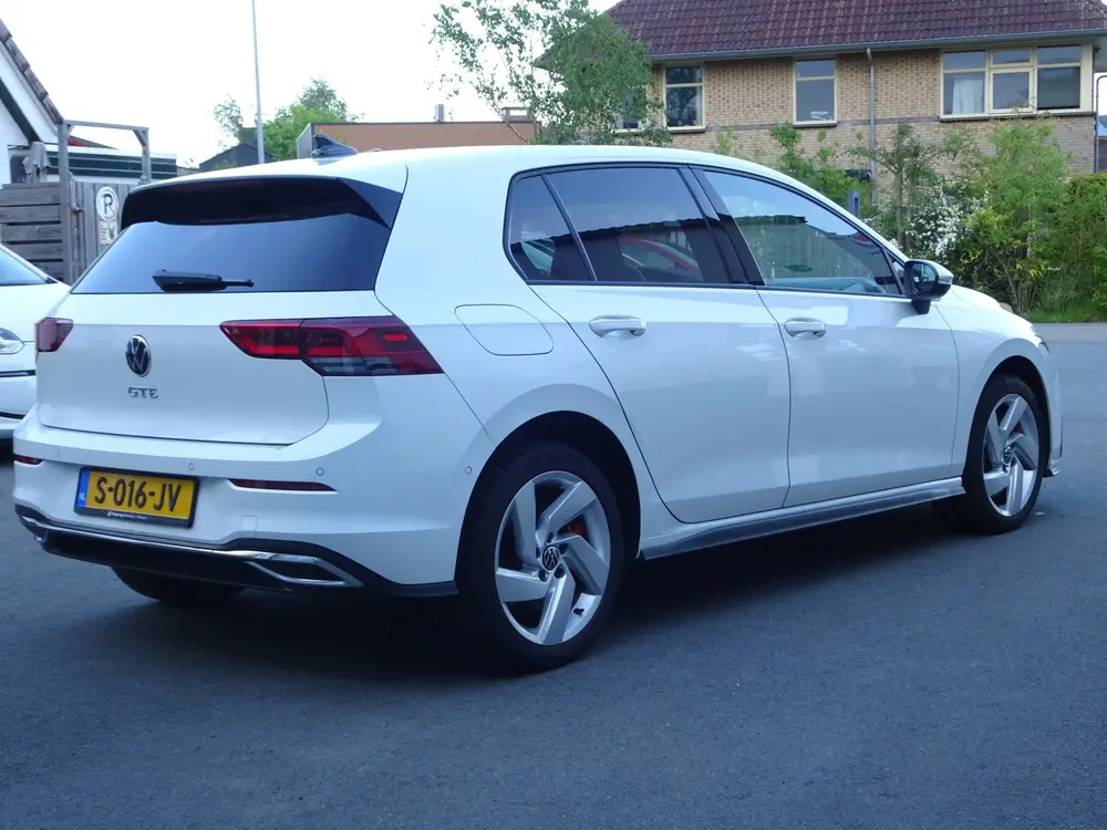 Volkswagen Golf 1.4 eHybrid GTE Automatische airco, navigati uit 2023, foto 3