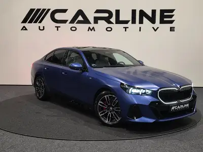 BMW 5-Serie 520i M SPORTPAKKET INDIVIDUAL PANORAMA ASSIST KE uit 2025