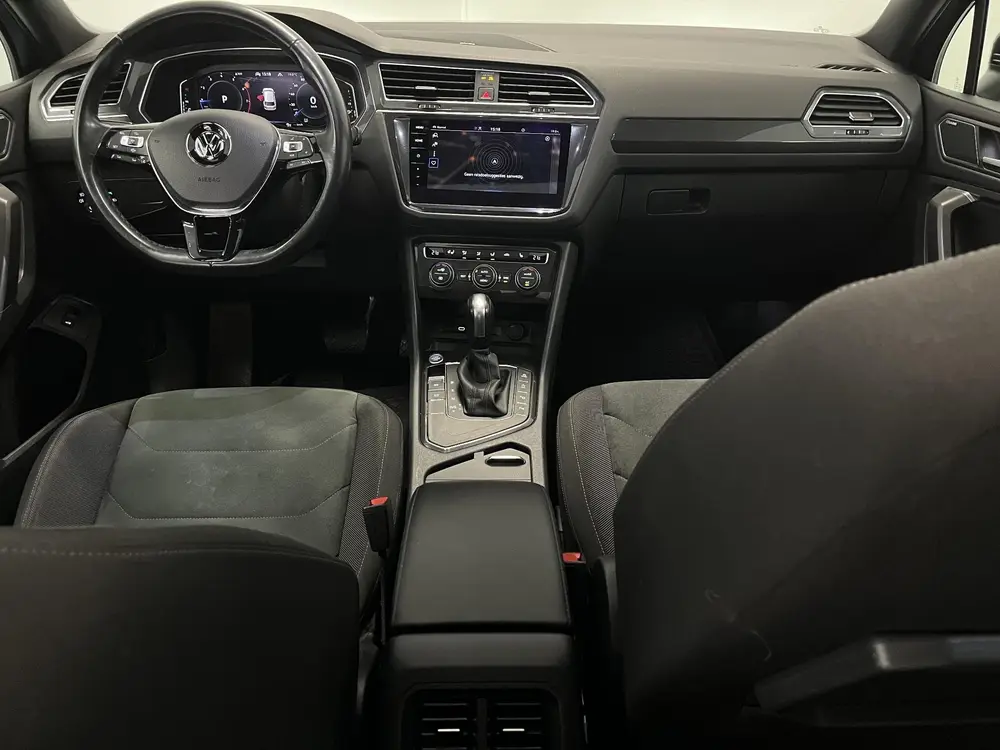 Volkswagen Tiguan Allspace 1.5 TSI R-line Black Style | PANO uit 2021, foto 3