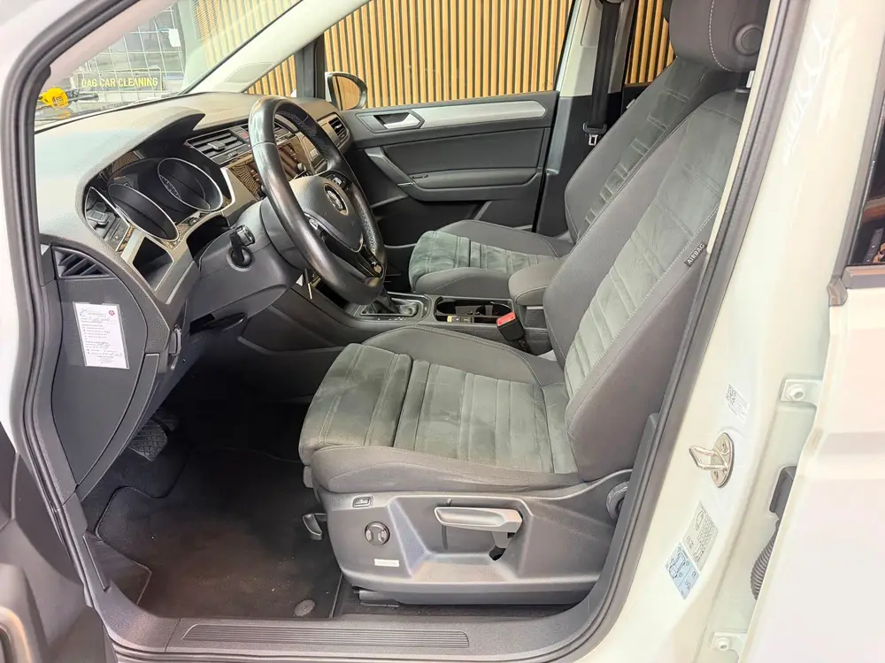 Volkswagen Touran 1.5 TSI Business CAMERA|AUTOMAAT|ADAPT CRU uit 2019, foto 11