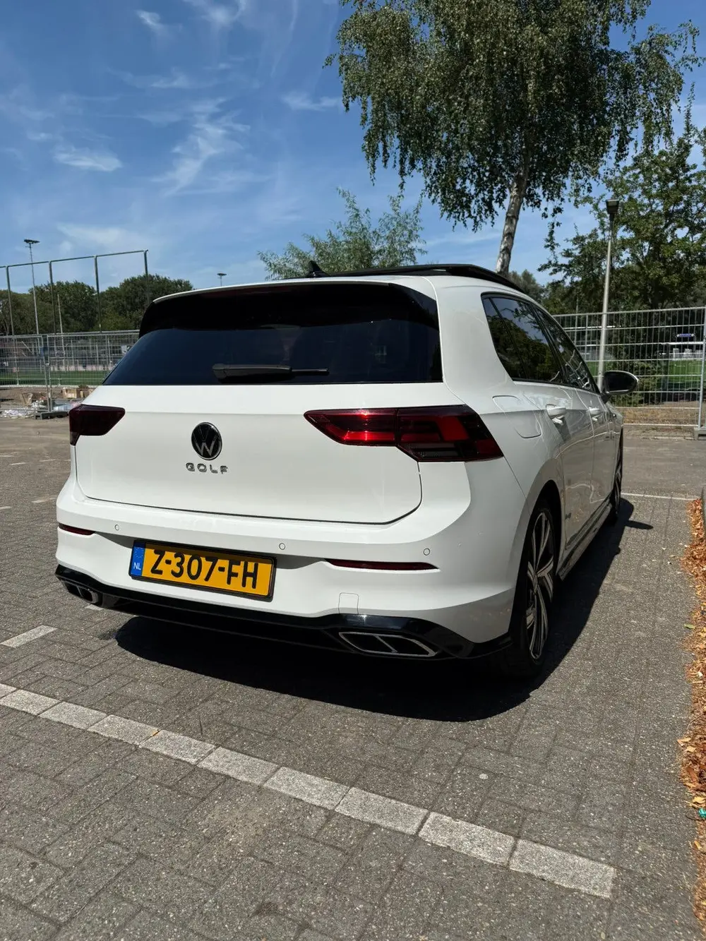 Volkswagen Golf 1.5 Etsi 150pk 7-DSG 2021 R-Line Panoramadak uit 2021, foto 10