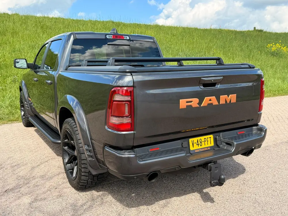 Dodge Ram 1500 5.7 HEMI V8 4x4 Crew Cab Big Horn CUSTOM COPP uit 2019, foto 3