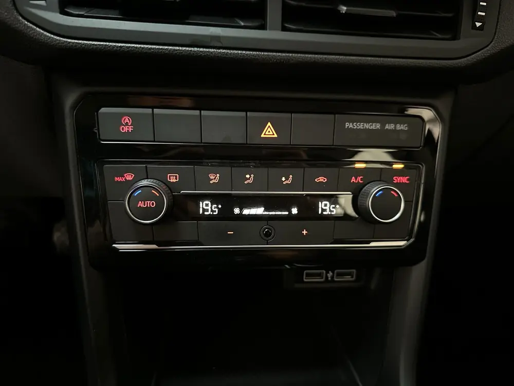 Volkswagen T-Cross 1.0 TSI Life Navigatie DAB+ App-Connect C uit 2019, foto 17