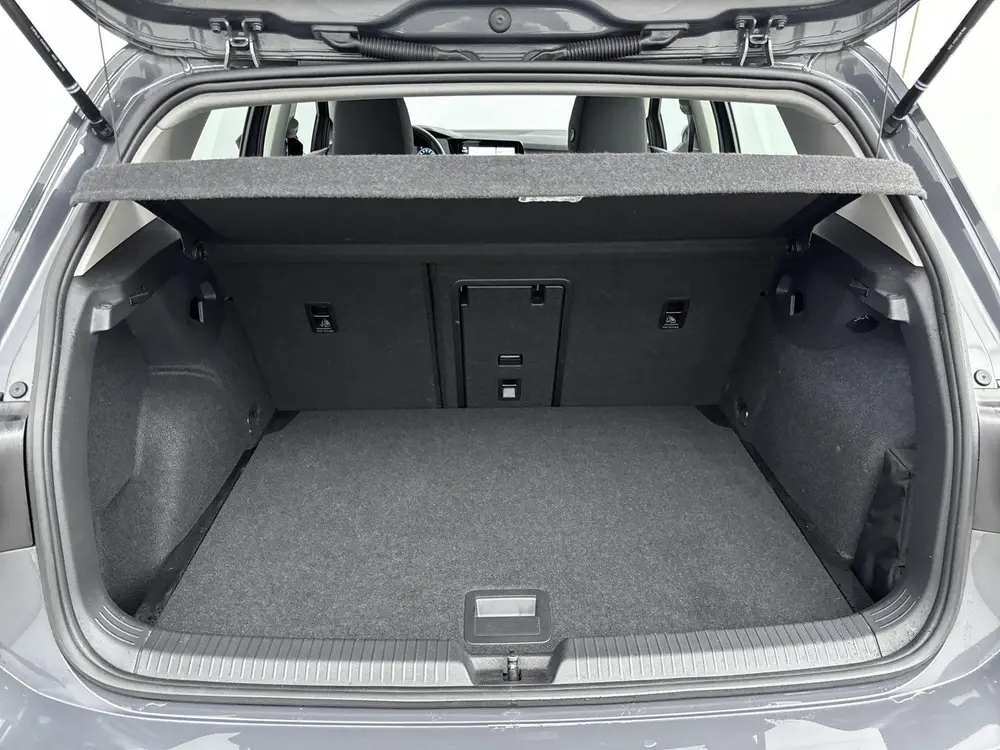 Volkswagen Golf 1.5 eTSI Active // APPLE CARPLAY // PDC V+ uit 2023, foto 10