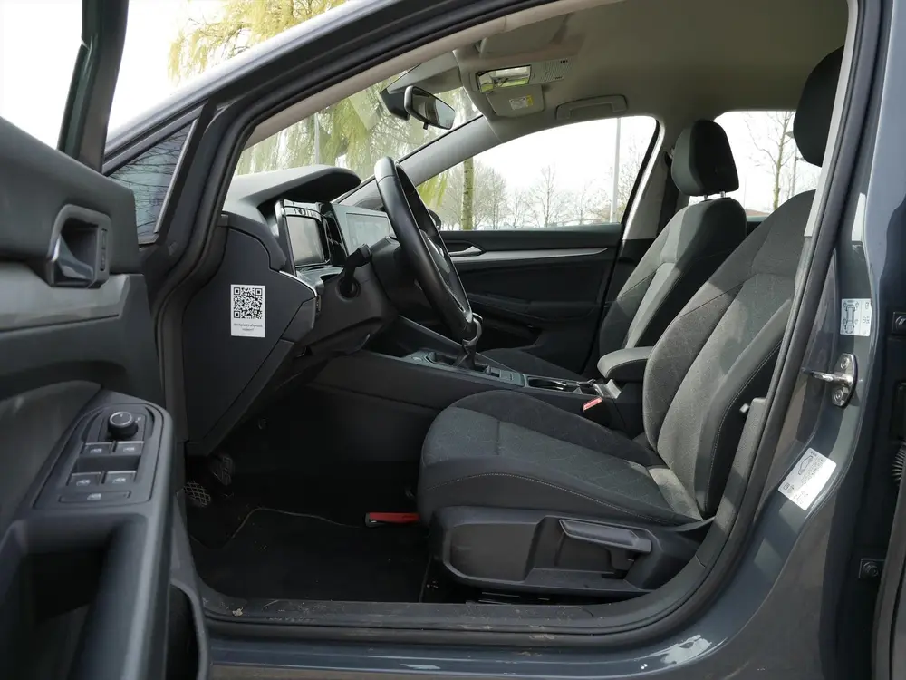 VOLKSWAGEN Golf 8 1.0 TSI 110pk Life 5D | Camera | Carplay | uit 2020, foto 6