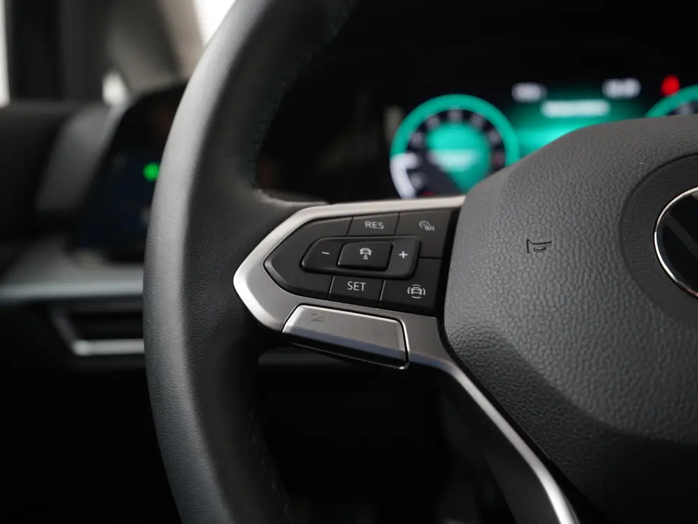 Volkswagen Golf 1.0 eTSI Active DSG | Camera | Stoel & Stuur uit 2023, foto 8