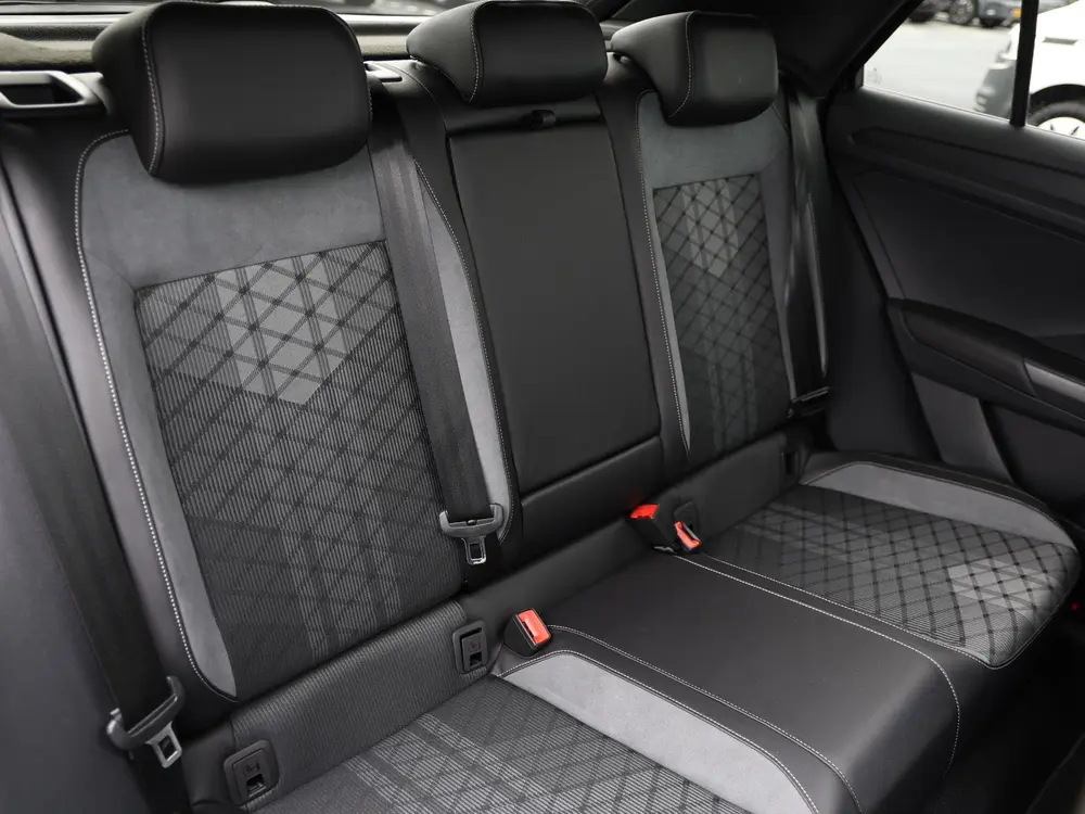Volkswagen T-Roc 1.5 TSI R-Line Business 150pk DSG | Black S uit 2023, foto 10