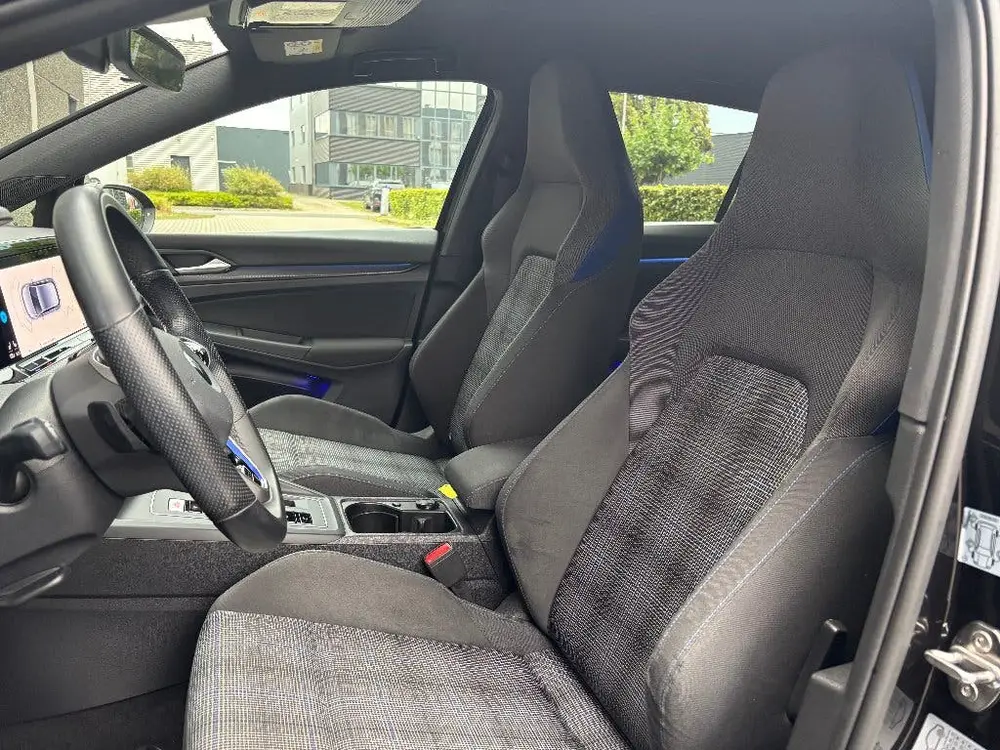Volkswagen Golf 1.4 GTE Ehybrid 245pk DSG 2022 Zwart uit 2022, foto 16