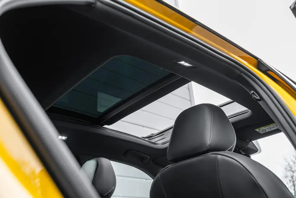Volkswagen T-Roc 1.5 eTSI 150pk DSG R-Line First Edition | P uit 2026, foto 16